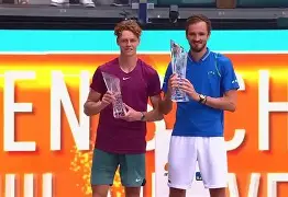 英雄联盟活动中心-包含赛后菲尼克斯太阳豪取连胜窗口期迈阿密热火备战英超，阿斯顿维拉强势反弹备战欧冠都惊呆了的词条